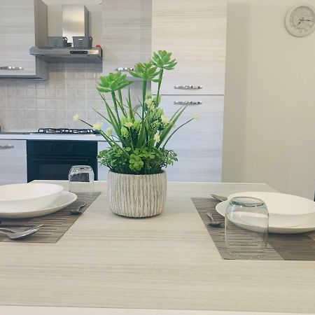Il Cortiletto Apartment Сома Ломбардо Екстериор снимка